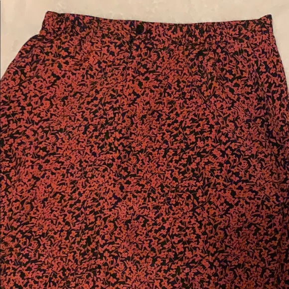 Red Floral Skirt - Picture 3 of 3
